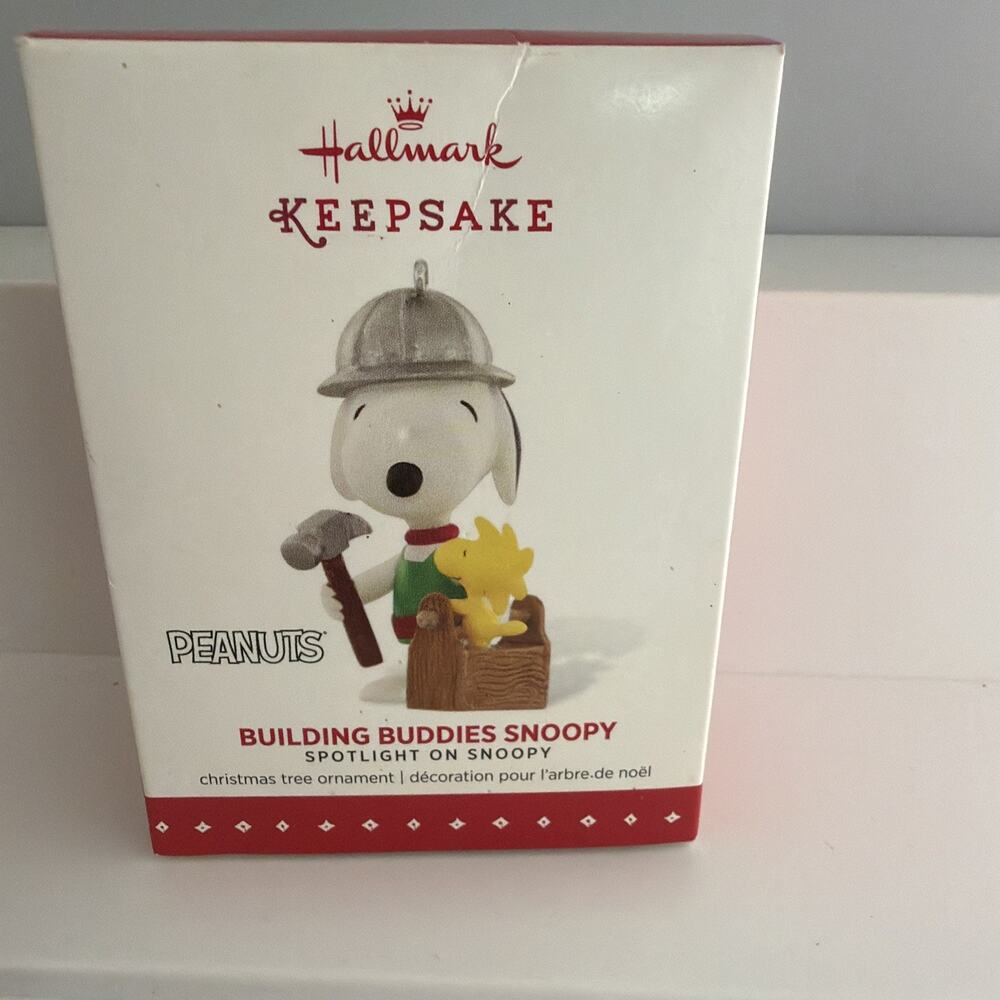 2015 Hallmark Keepsake “Building Buddies" Snoopy Spotlight Christmas OrnamentNIB